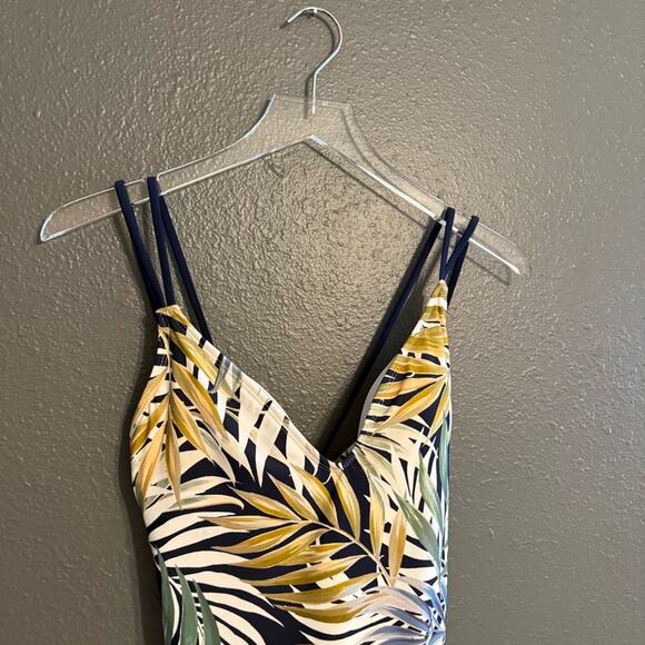 Hurley NWOT Tropical Palm Leaf One Piece Swimsuit Size L - Picture 6 of 8